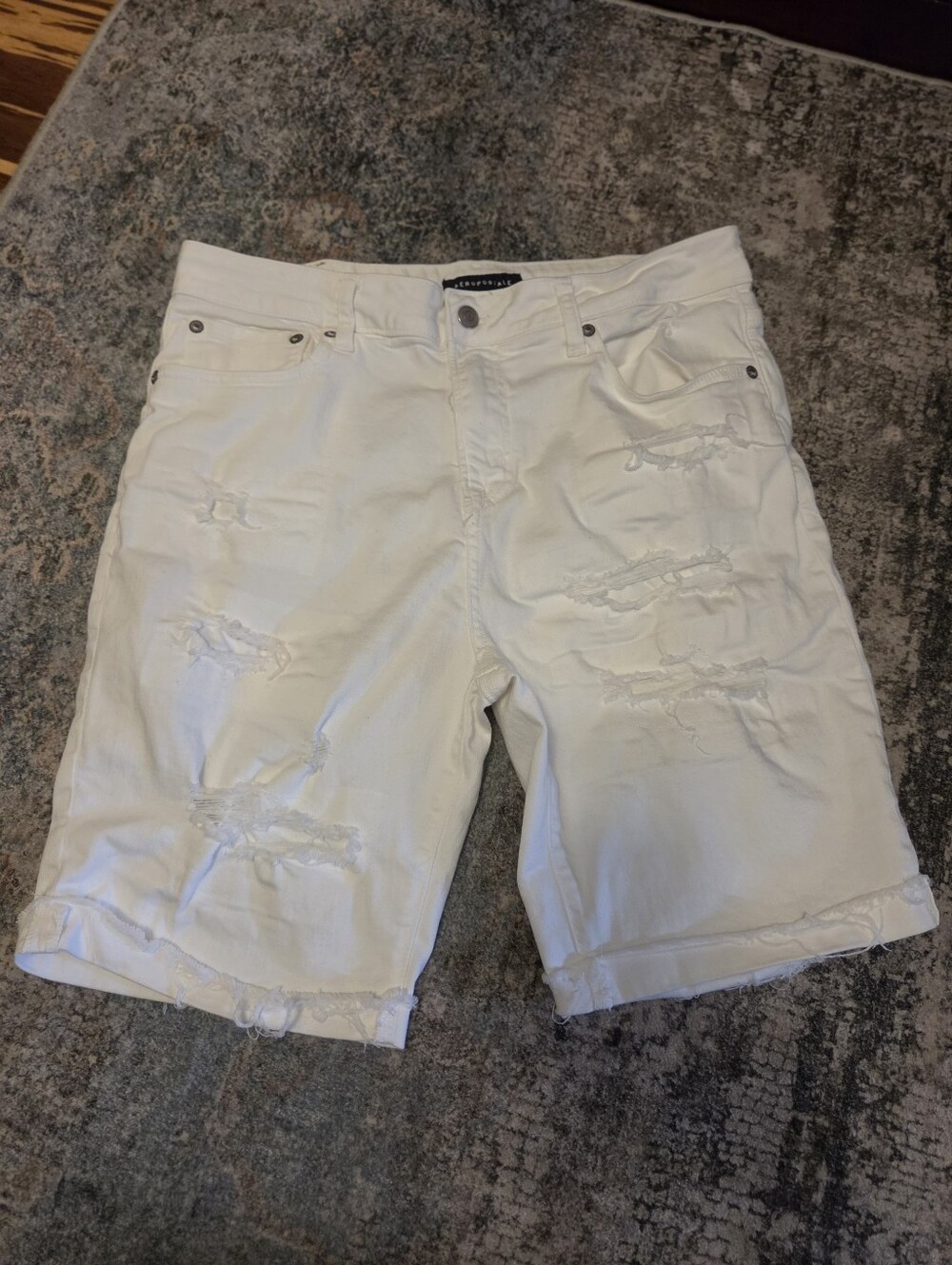 Aeropostale Men’s White Distressed Denim Shorts size 34